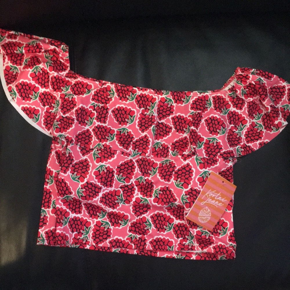 Xl nwt old raspberry ruffle around